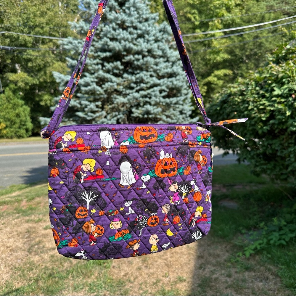 Vera Bradley Peanuts Halloween Large Hipster Crossbody NWT - Picture 2 of 9